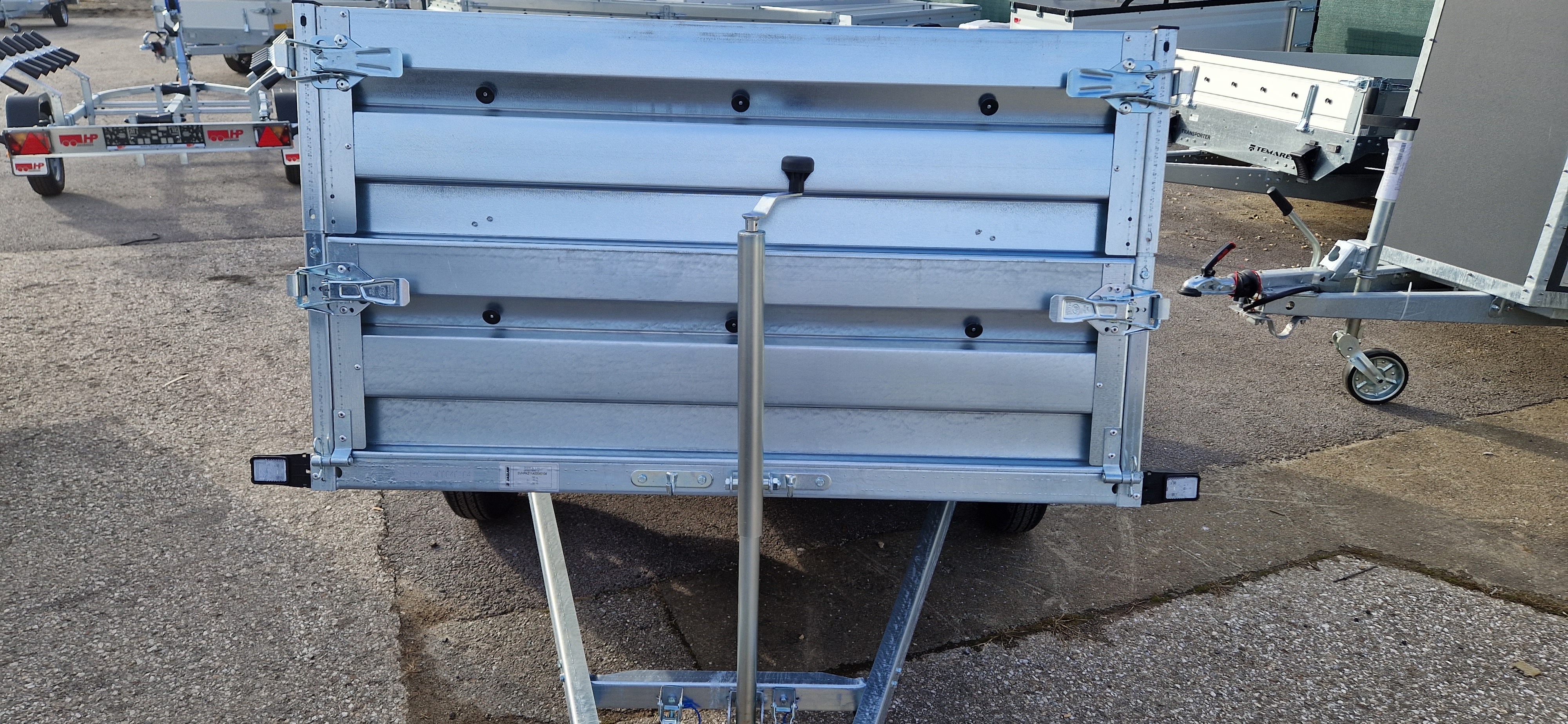 PKW-Anhänger, Autoanhänger HP 2313 UKA, 2350 x 1330 x 350 mm, 750 kg ungebremst inkl. Aufsatzwände u. Flachplane